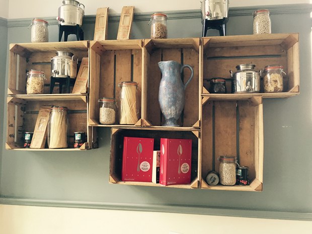 open-shelving-from-wine-boxes